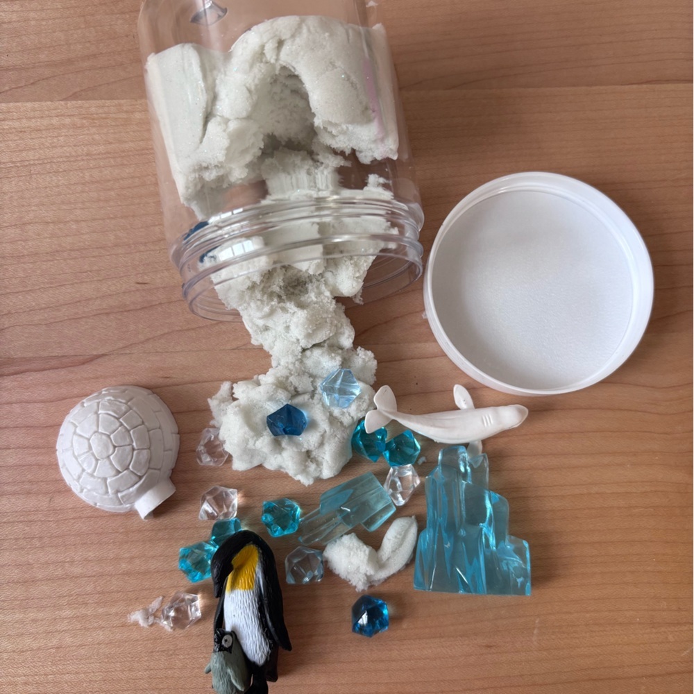 Arctic‎ Themed Kinetic San Jar